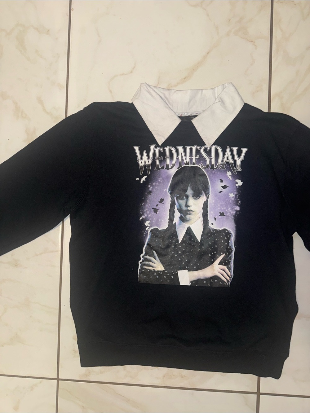Wednesday Graphic Collar Sweatshirt - Black